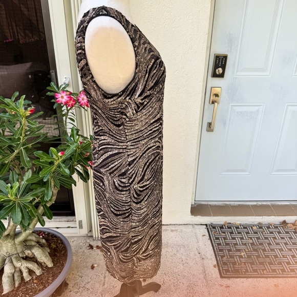 CALVIN KLEIN. TAUPE & BLACK SEQUINS SHEATH DRESS. Size 8. Sleeveless. Zi… - Picture 3 of 7